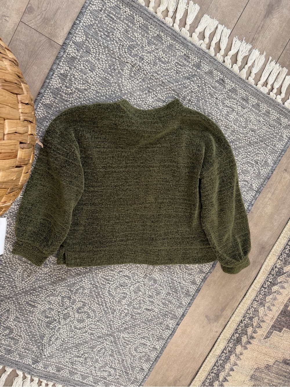New Old Navy Girls Cozy Mock-Neck Chenille Sweater Olive Green Large - Picture 13 of 13